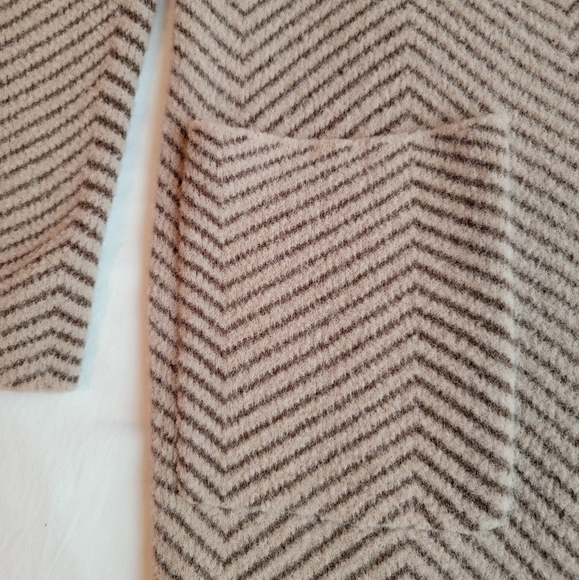 Long Herringbone Sweater Size XS - Picture 3 of 5